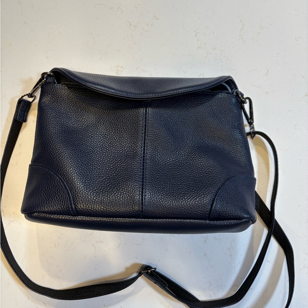 Elegant Navy Leather Messenger Bag